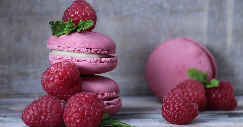 Étape par étape : de la meringue au macaronnage